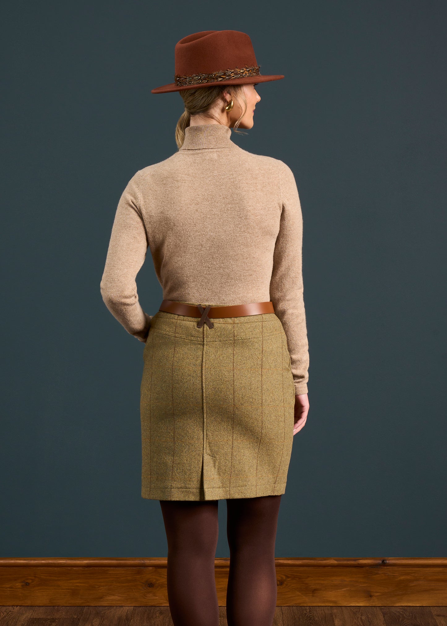 Combrook Ladies Tweed Skirt 49cm In Grove