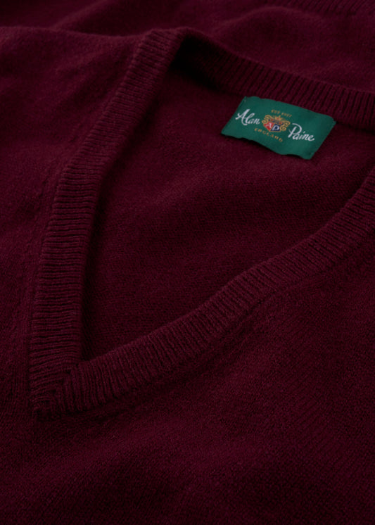 Men's Lambswool Slipover Vee Neck Jumper in Bordeaux