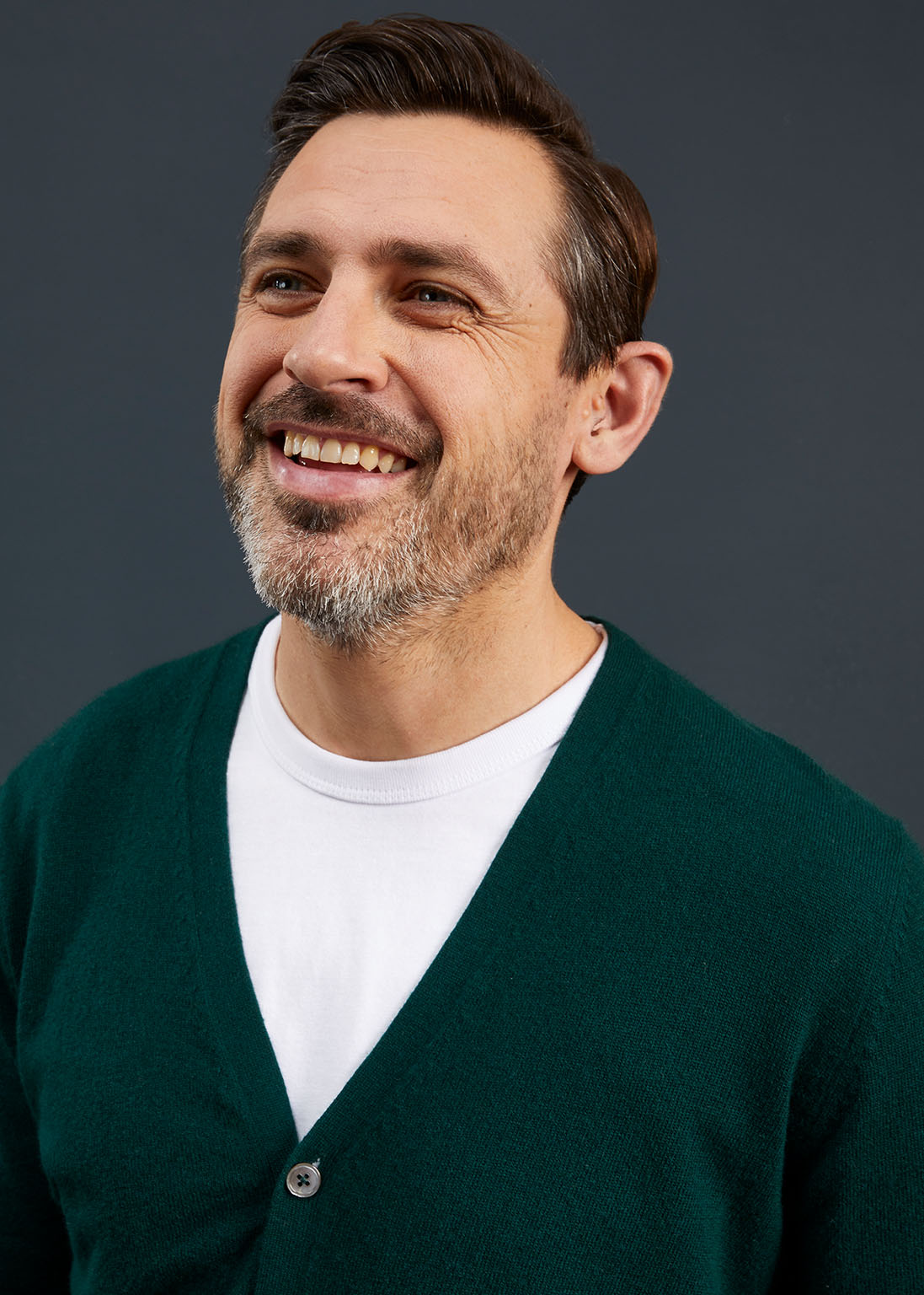 Men's Geelong Lambswool Cardigan in Dark Olive