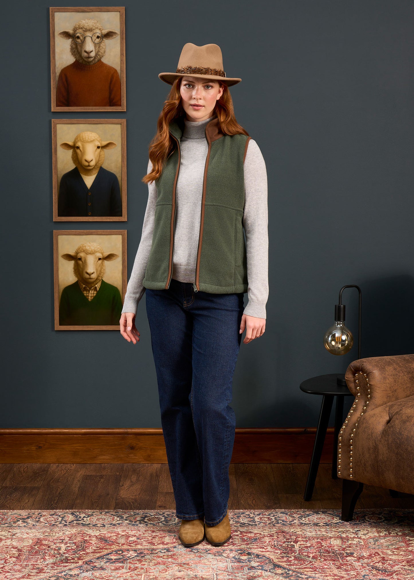 Chaleco polar para mujer Aylsham en color verde cedro - Corte estándar
