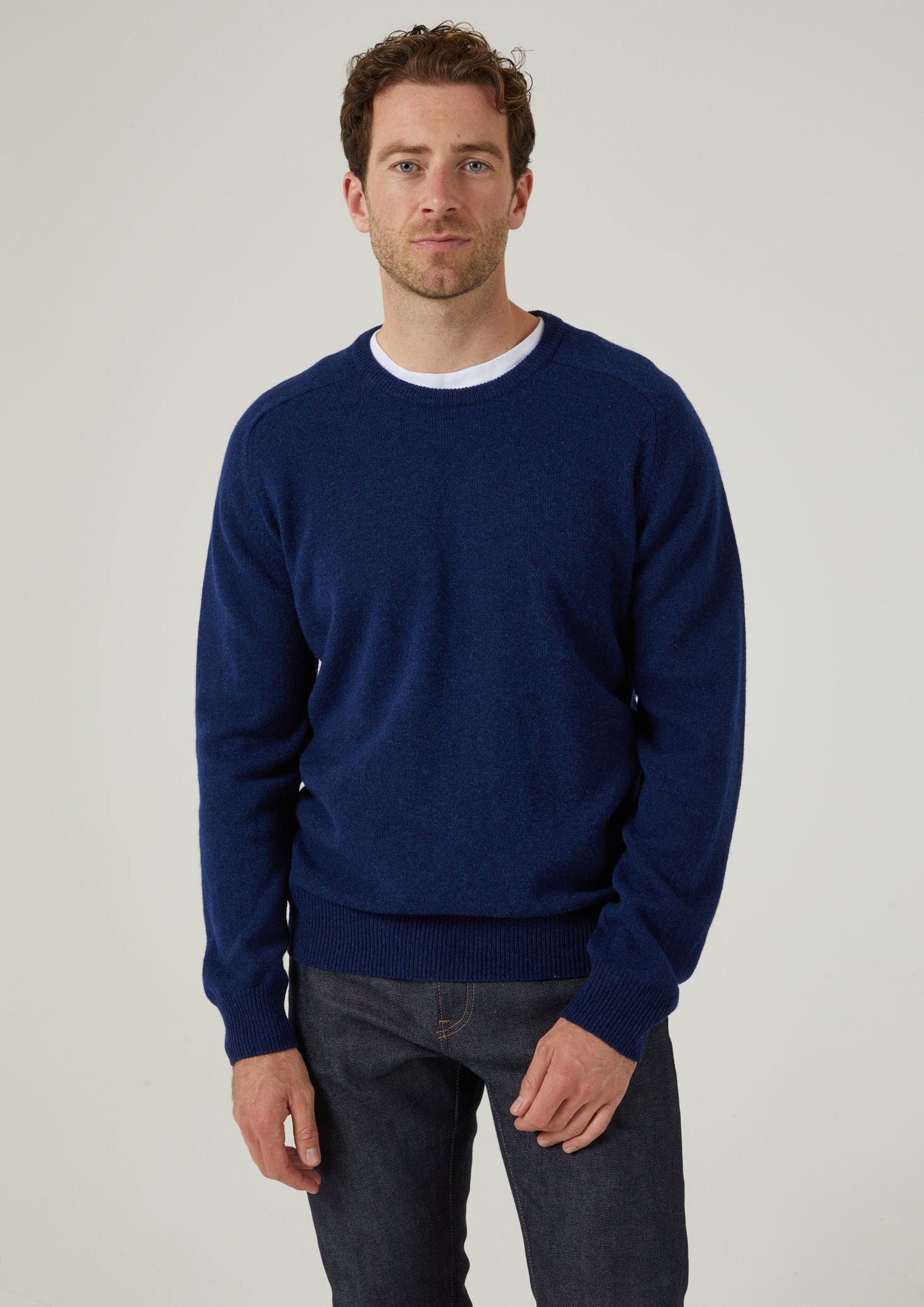 Jersey Dorset de lana de cordero para hombre en índigo - Ajuste clásico