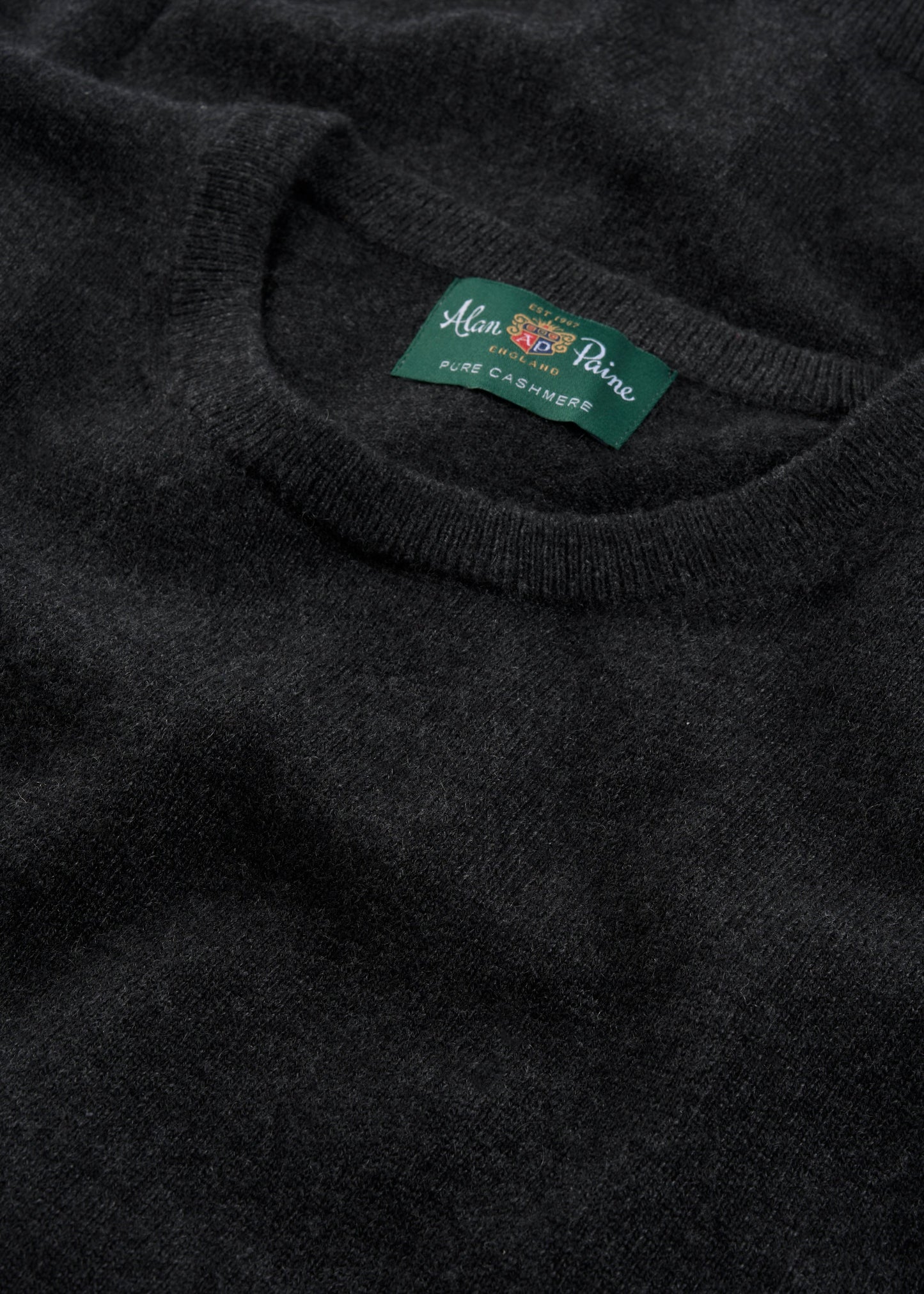 Men's Cashmere Crew Neck Jumper in Charcoal