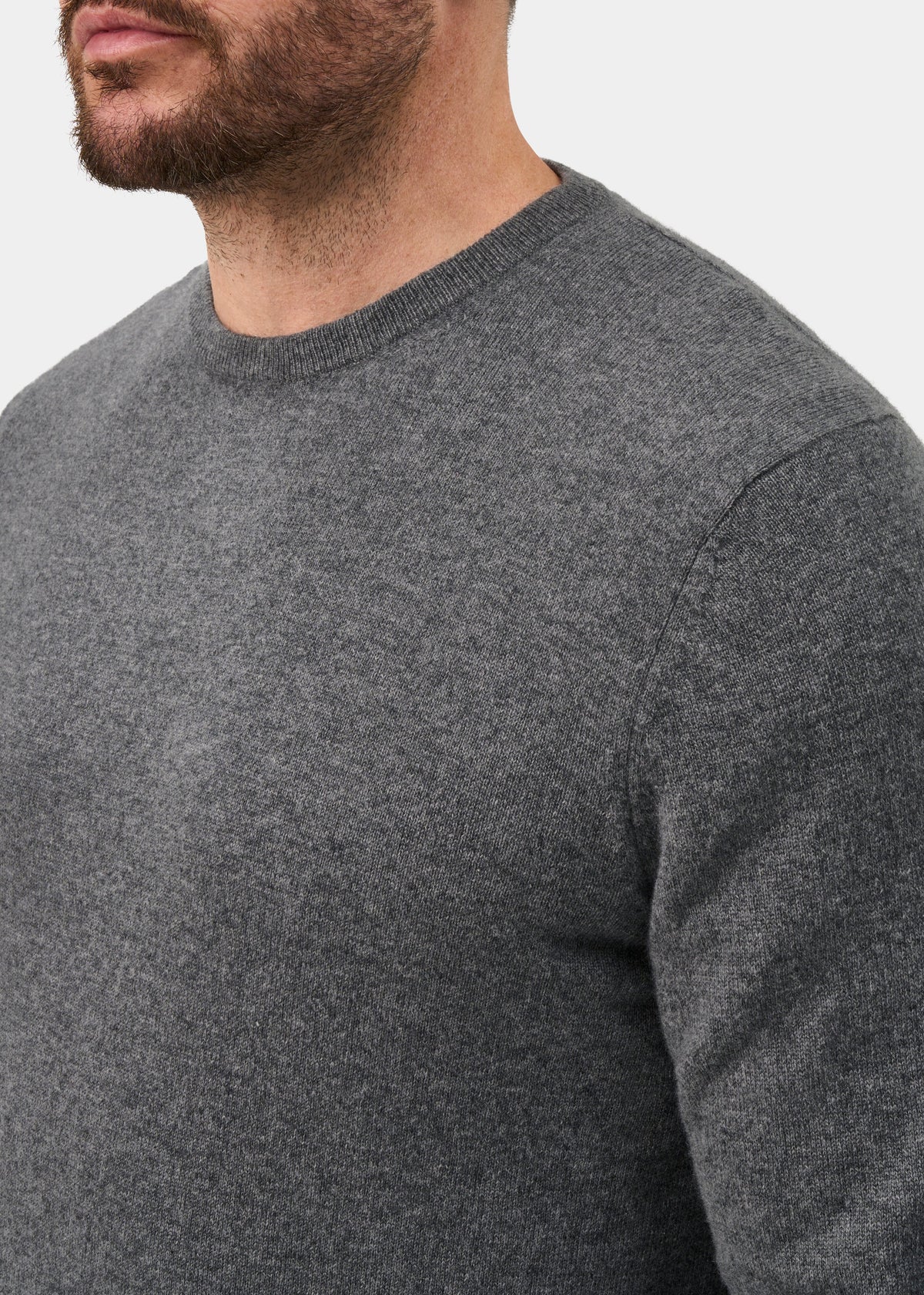 Jersey de Cuello Redondo de Pura Cashmere Melfort en Derby - Corte Regular