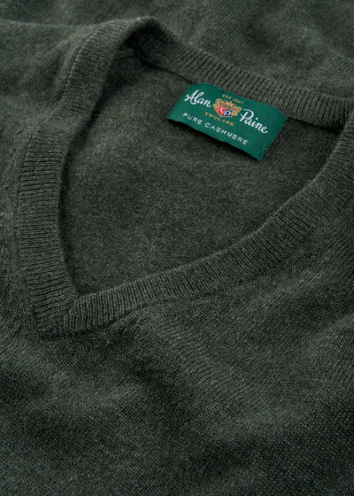 Men's Cashmere Vee Neck Jumper in Rosemary
