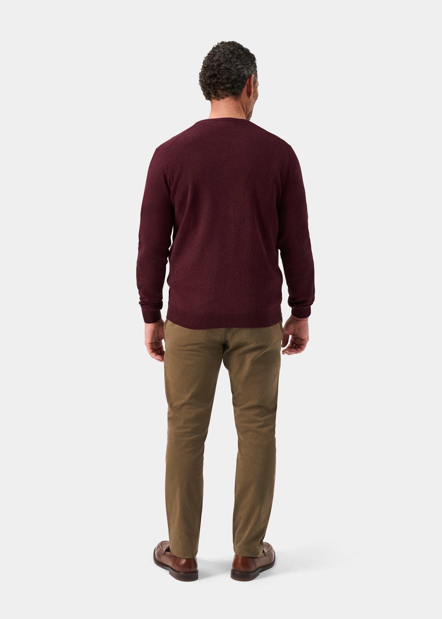 Men's Cotton Cashmere Vee Neck Jumper in Purple