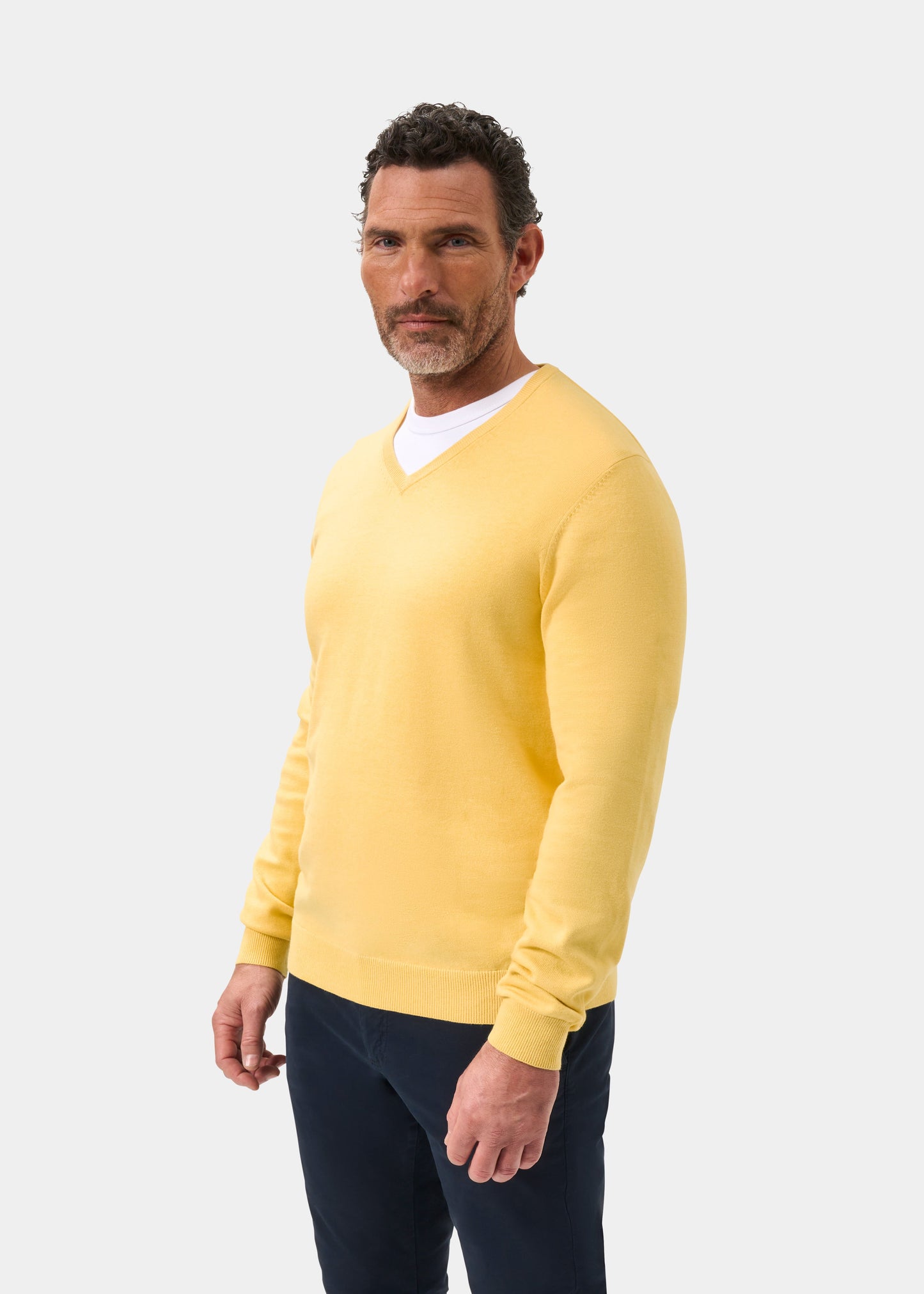 Men's Cotton Cashmere Vee Neck Jumper in Yellow