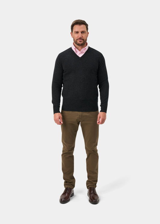 Albury Geelong Wool Vee Neck Jumper In Charcoal - Regular Fit