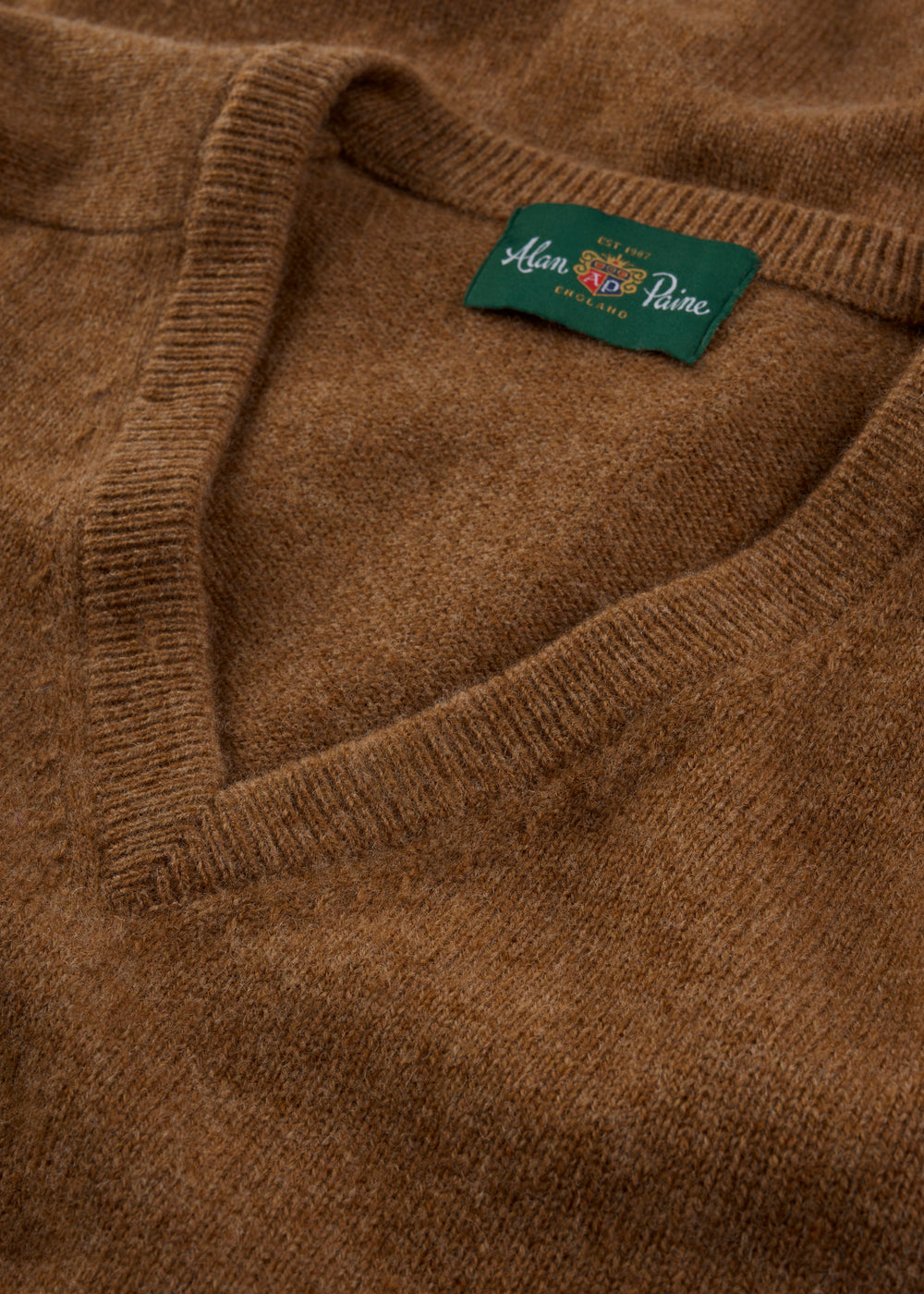 Men's Lambswool Vee Neck Jumper in Driftwood