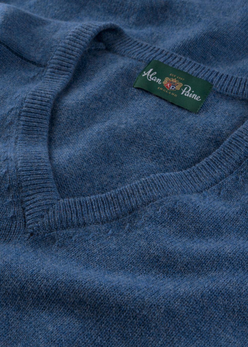 Men's Lambswool Vee Neck Jumper in Rhapsody