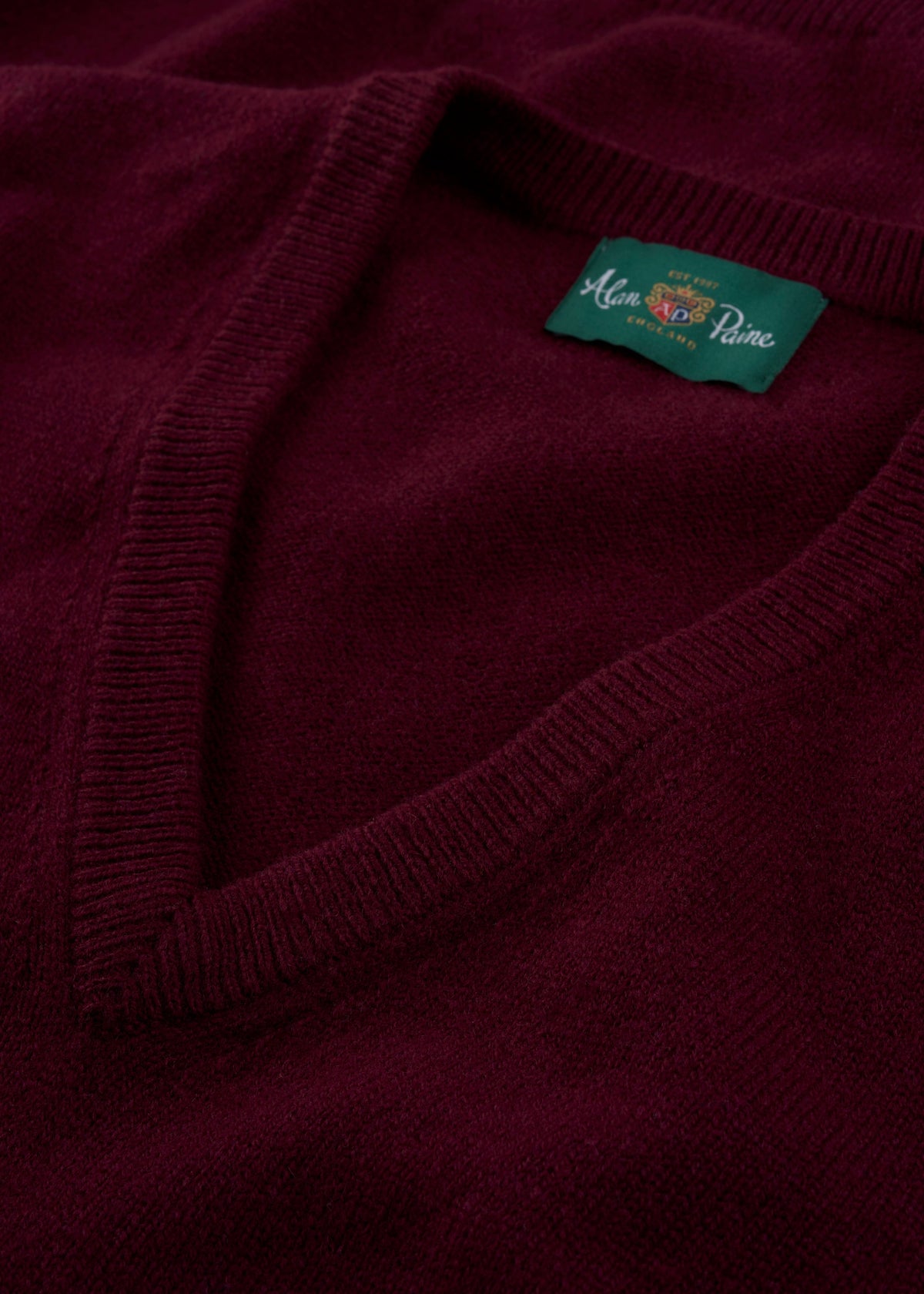Men's Lambswool Slipover Vee Neck Jumper in Bordeaux