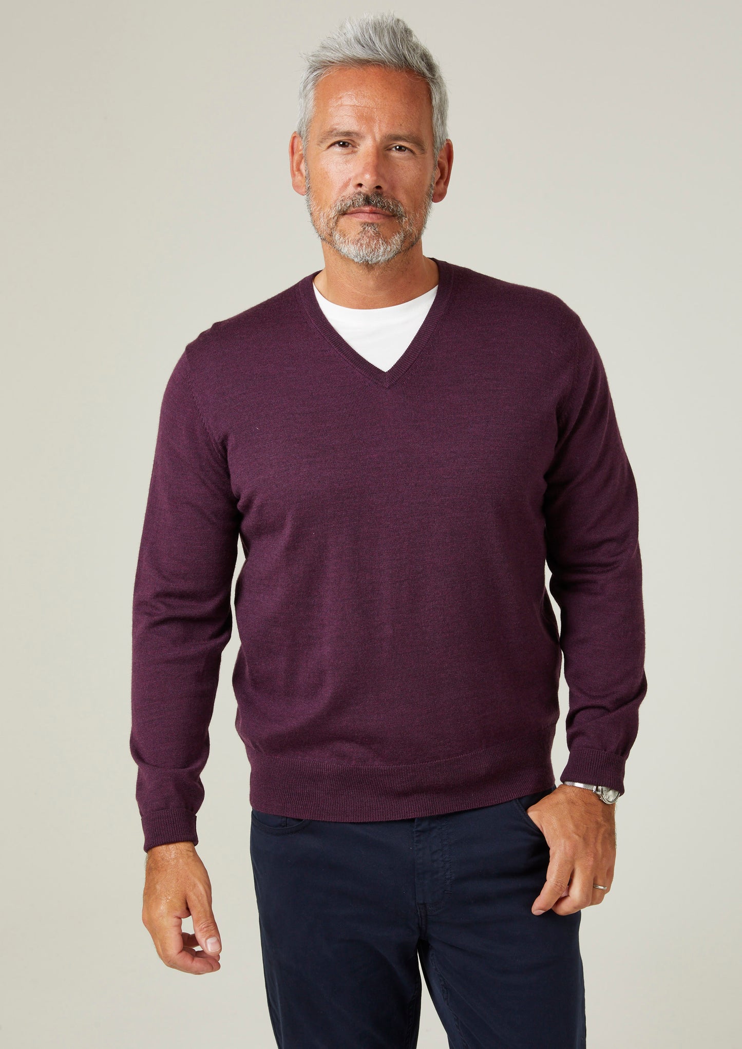 Jersey de lana merino Millbreck en uva negra - Corte estándar