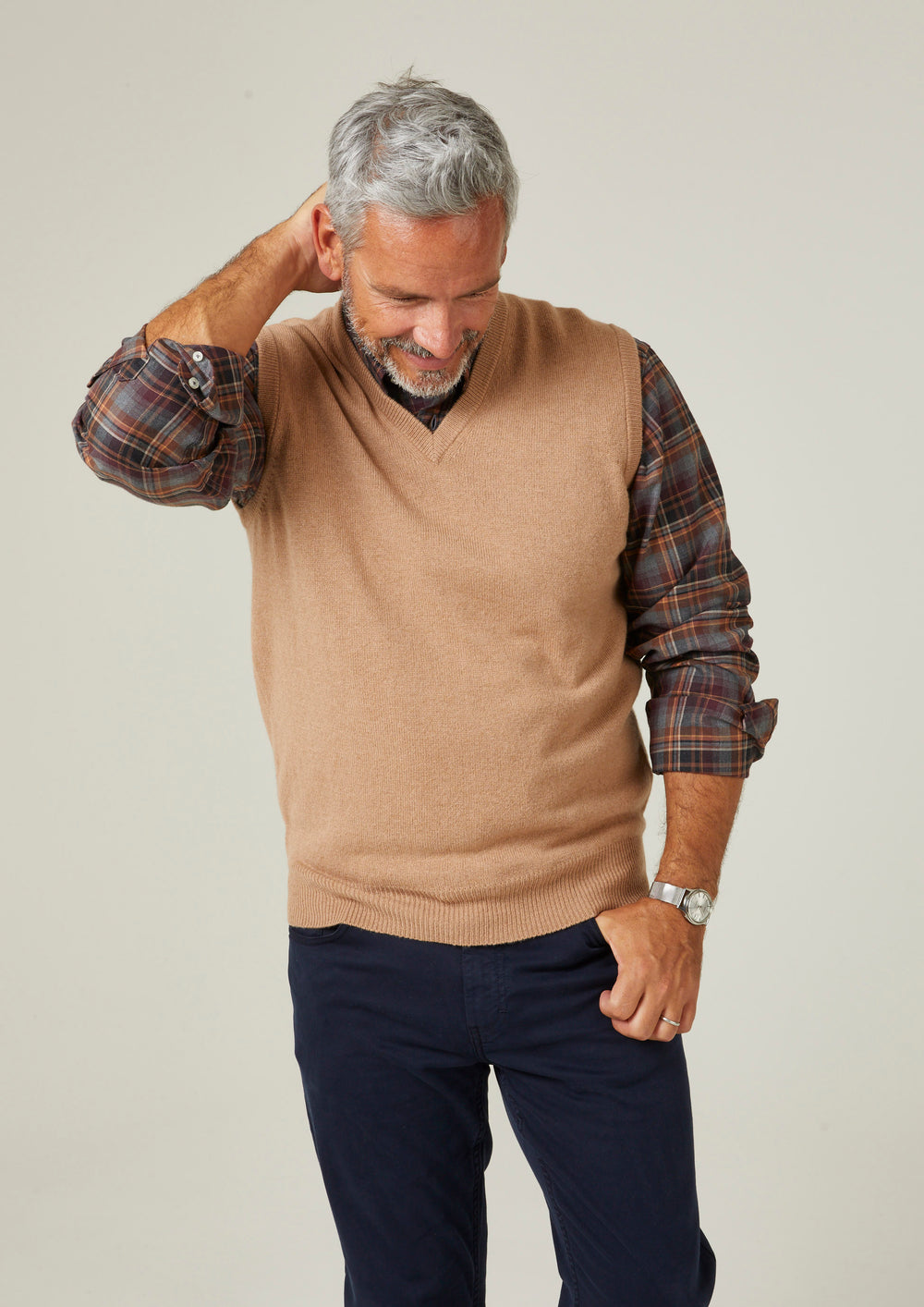 Norfolk Lambswool Vee Neck Slipover In Camel - Classic Fit